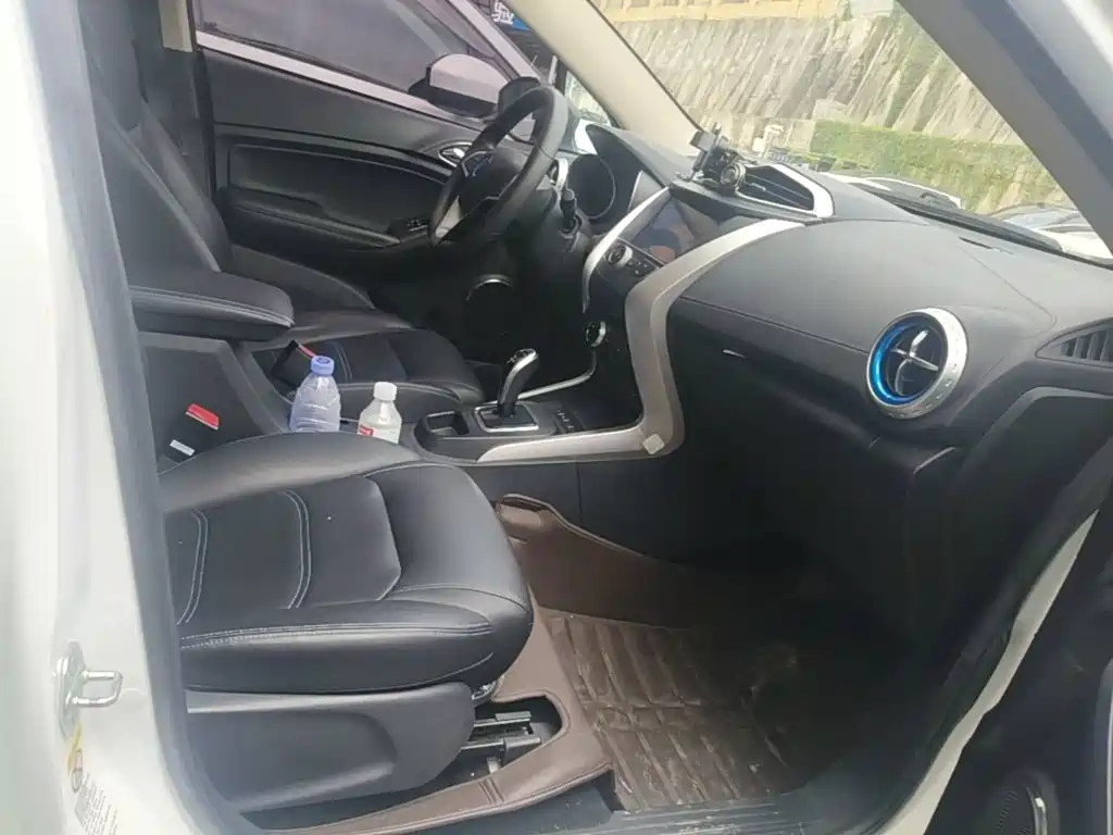 BYD Yuan EV — миниатюра 25