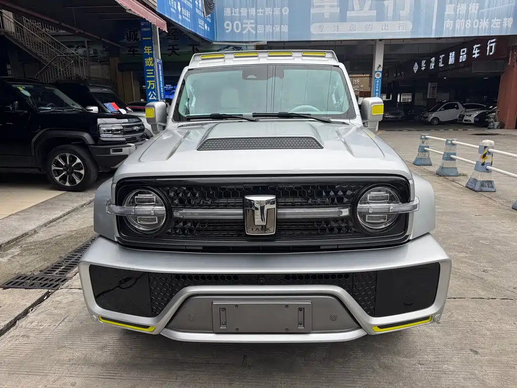 TANK CO CREATION TANK 300