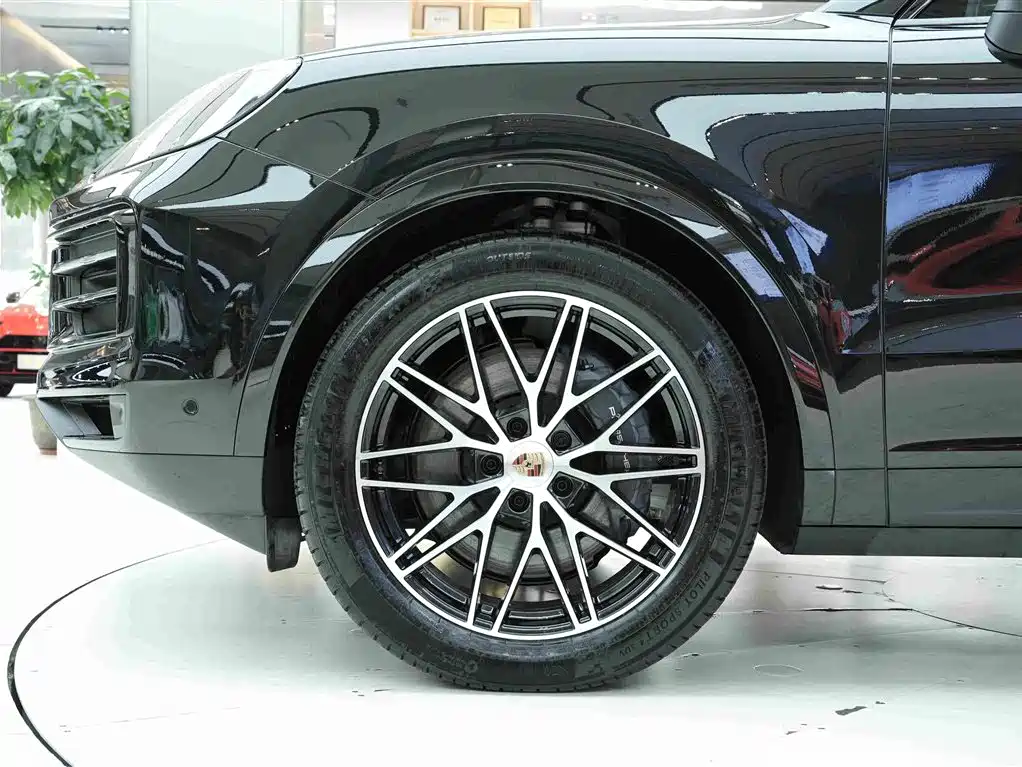 Porsche Cayenne — миниатюра 21