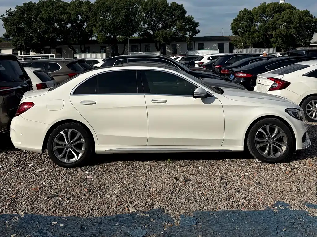 Mercedes-Benz C-Class — миниатюра 3