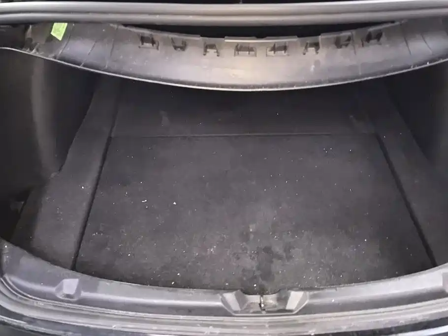 Tesla Model 3 — миниатюра 4