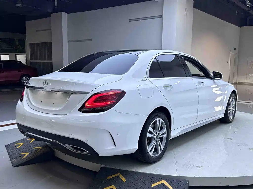 Mercedes-Benz C-Class — миниатюра 8