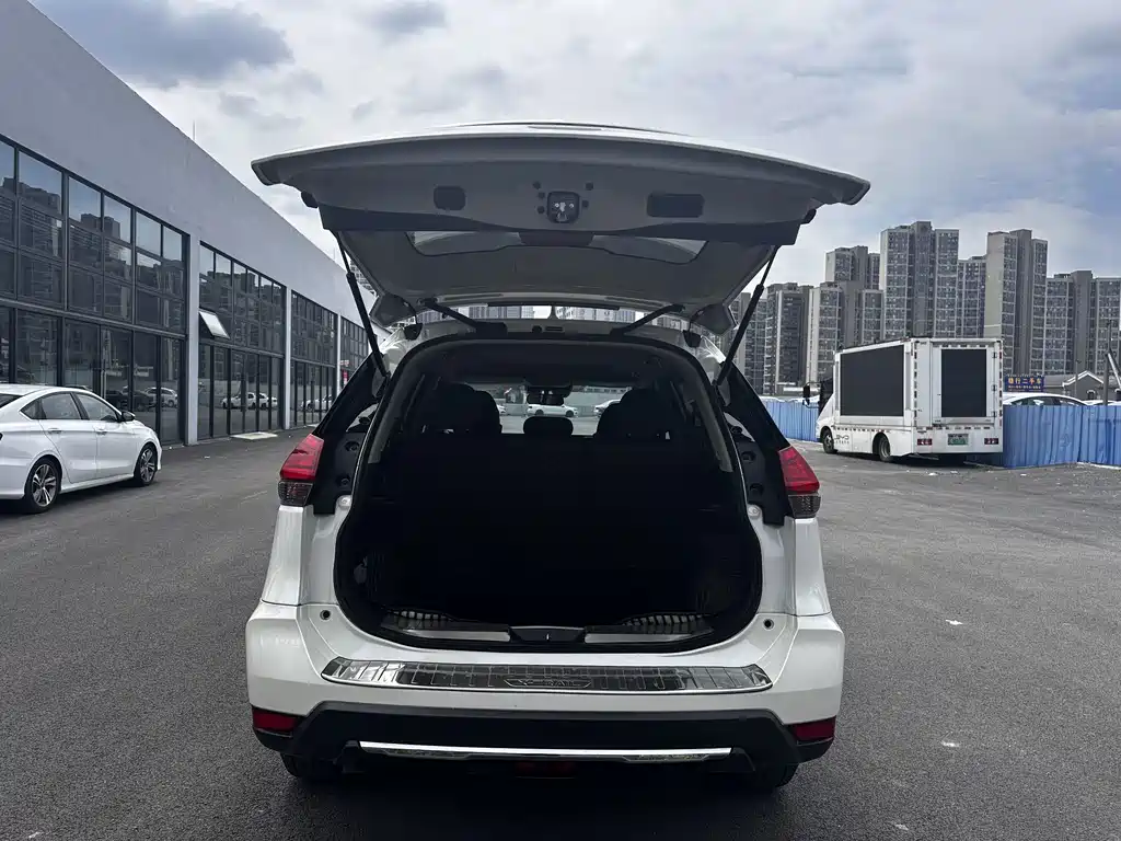 Nissan X-Trail — миниатюра 17
