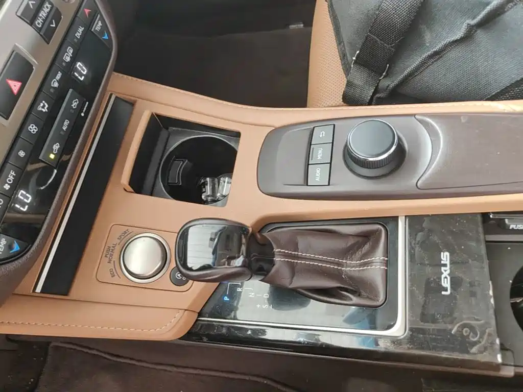 Lexus ES — миниатюра 14