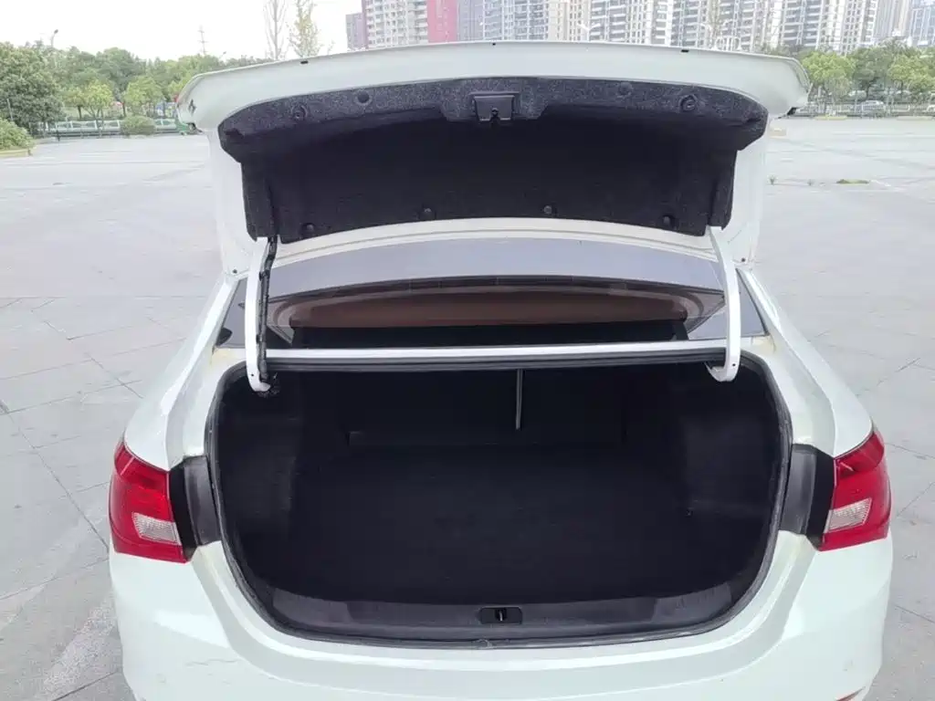 Buick Excelle — миниатюра 19