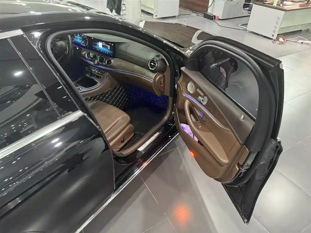 Mercedes-Benz E-Class — миниатюра 22