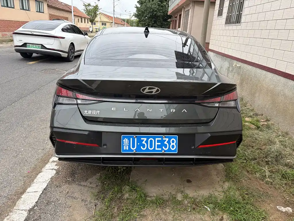 Hyundai Elantra — миниатюра 5