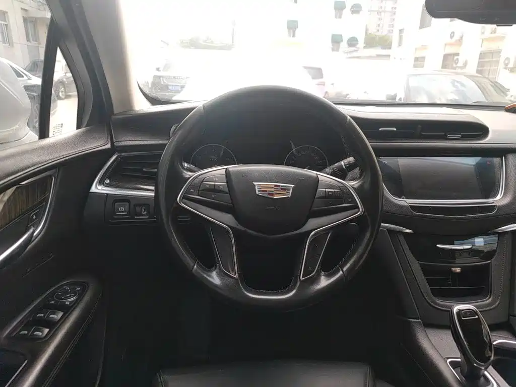 Cadillac XT5 — миниатюра 6