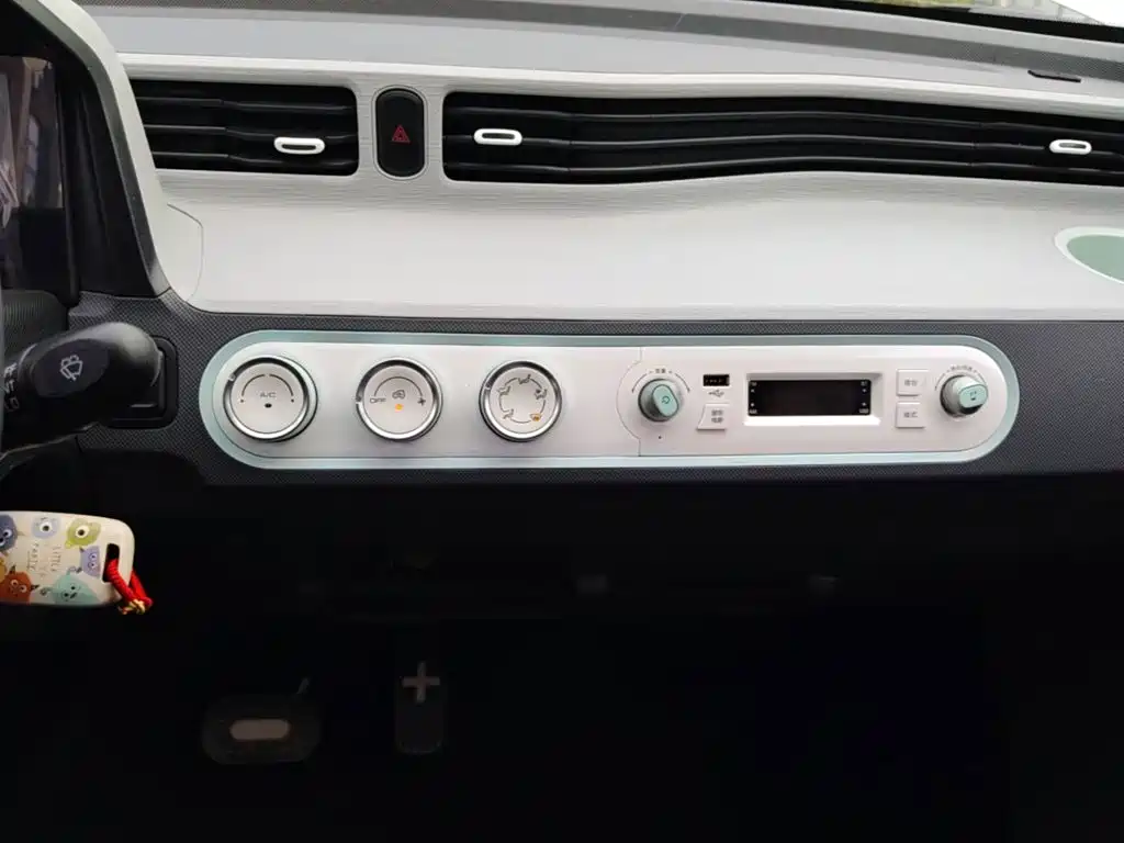 Wuling MINIEV — миниатюра 13