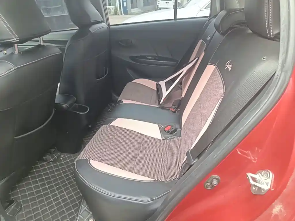 Toyota Yaris L — миниатюра 17
