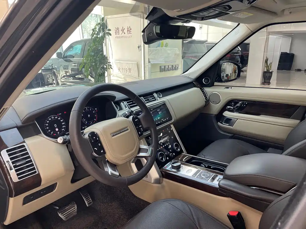 Land Rover Range Rover — миниатюра 7