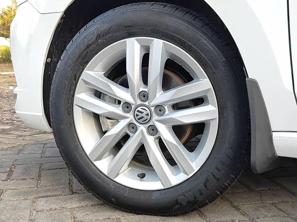 Volkswagen Jetta — миниатюра 19