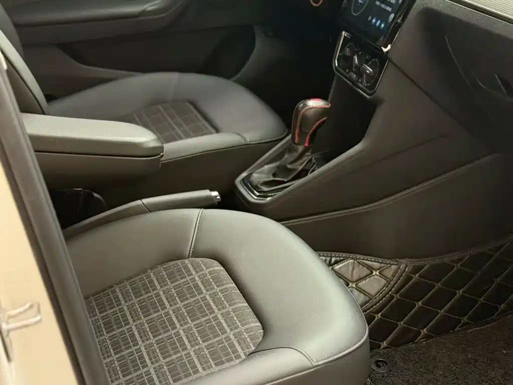 Volkswagen Jetta — миниатюра 12