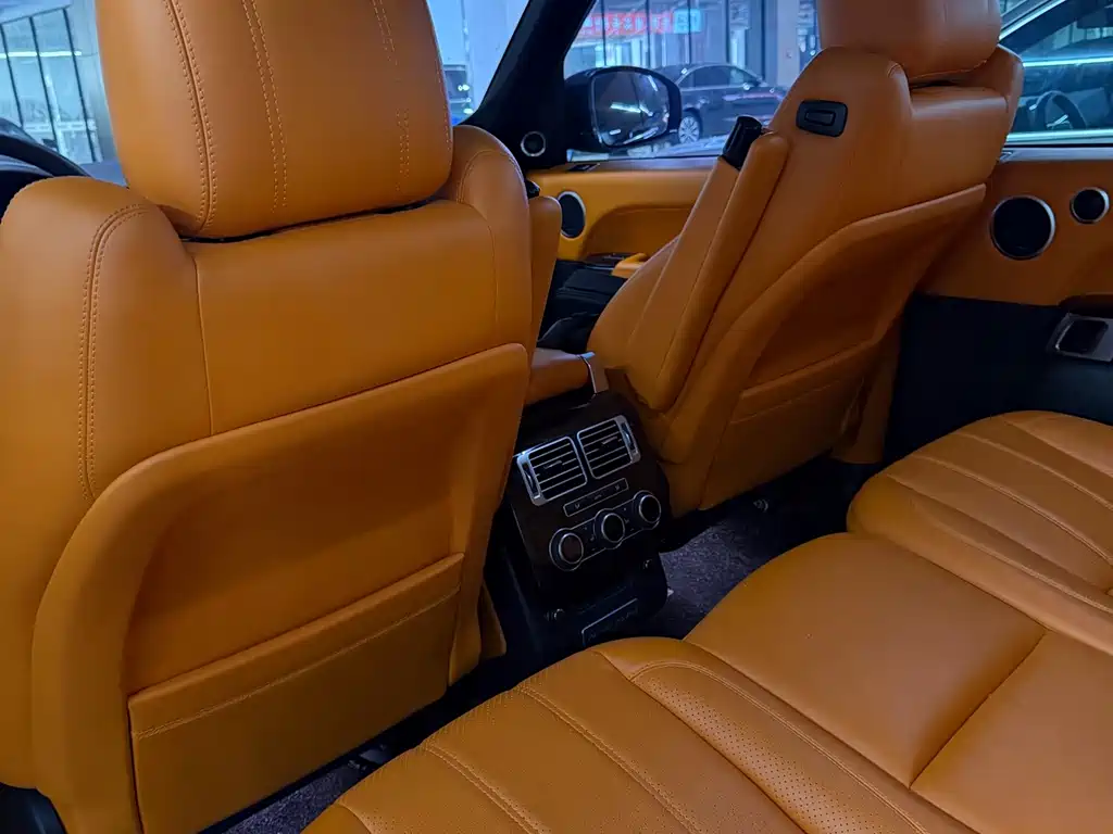 Land Rover Range Rover — миниатюра 8