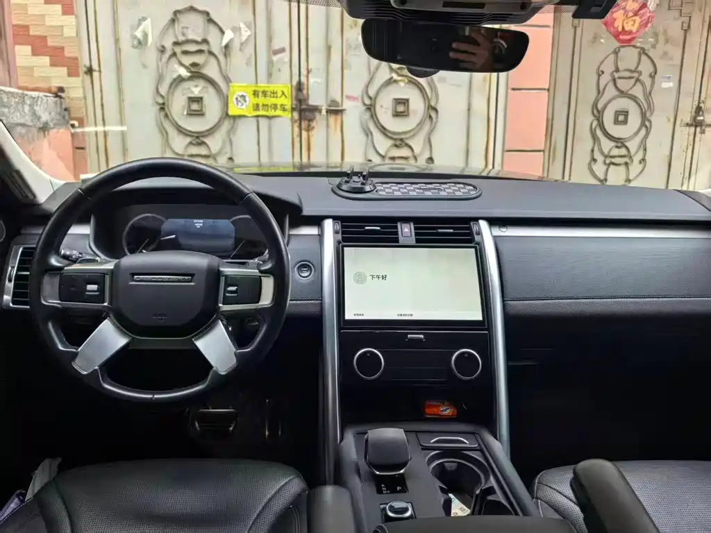 Land Rover Discovery — миниатюра 8