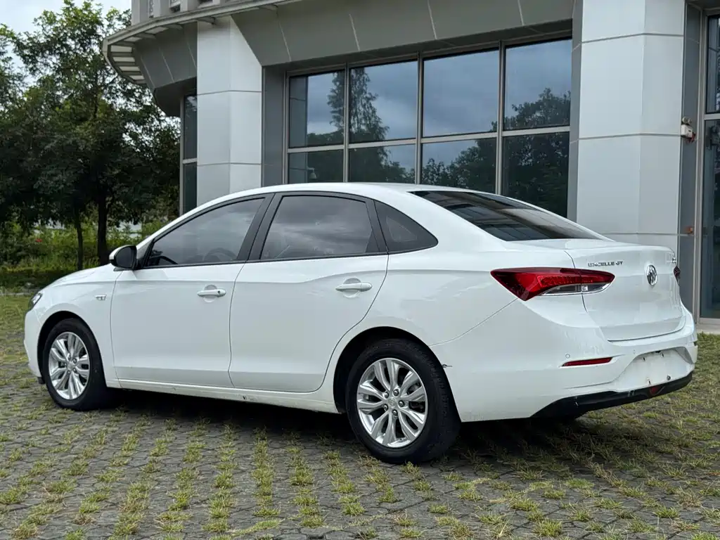 Buick Excelle — миниатюра 6