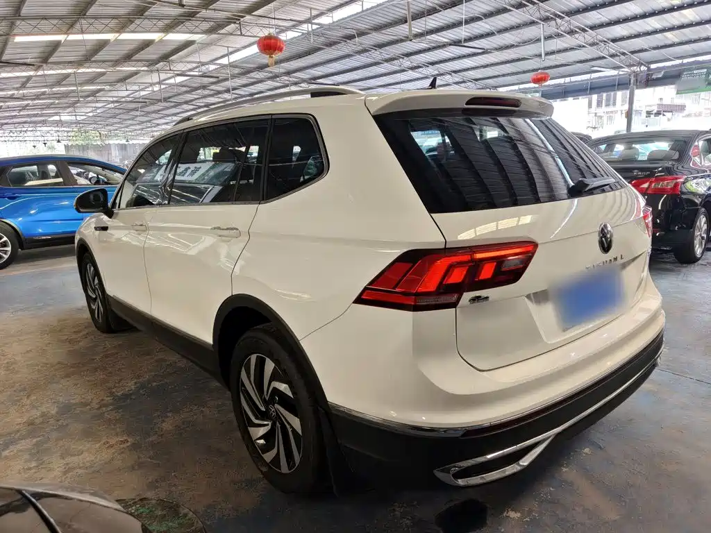 Volkswagen Tiguan L — миниатюра 5