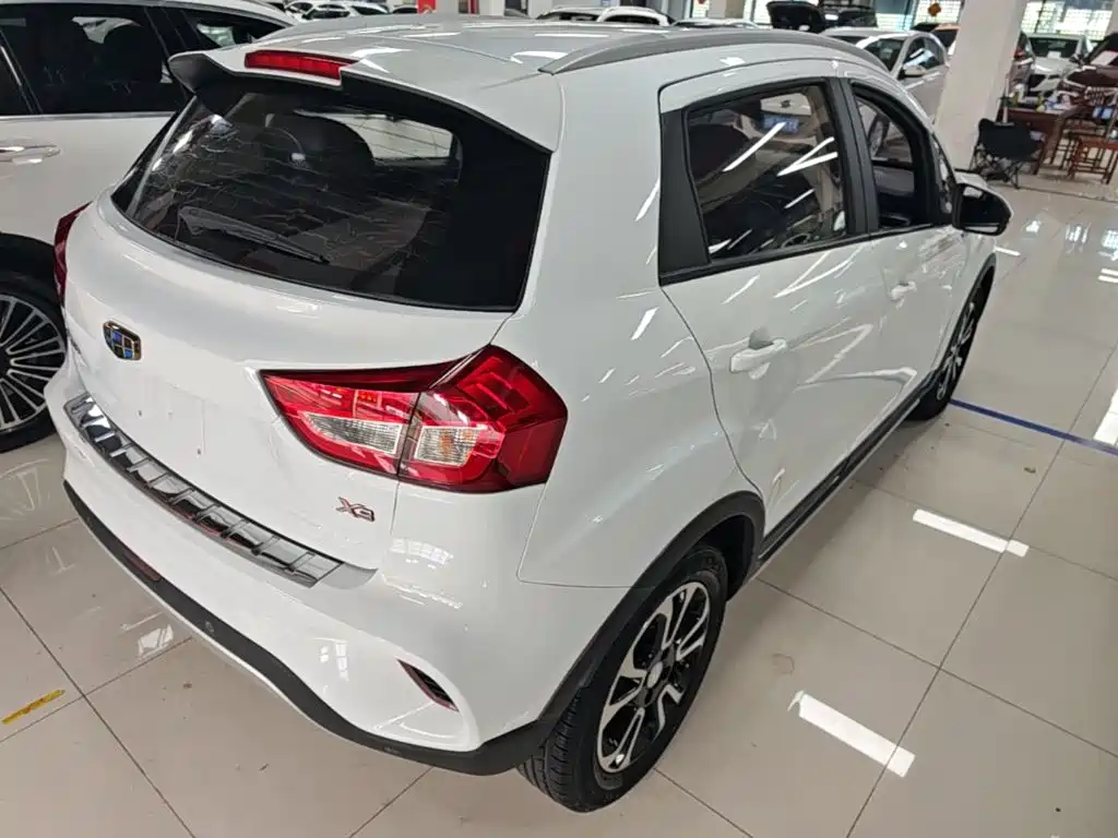 Geely Vision X3 — миниатюра 7
