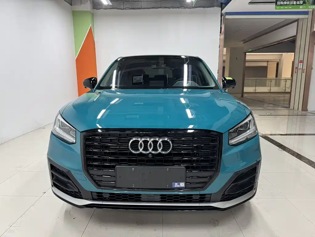 AUDI  Q2L