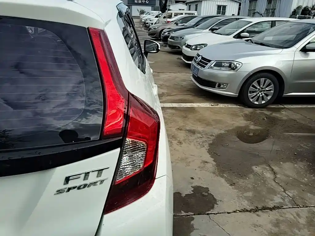 Honda Fit — миниатюра 8