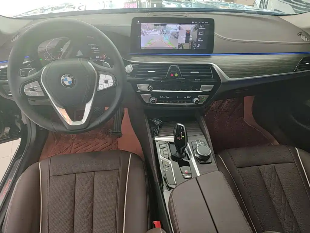BMW 5 Series — миниатюра 10