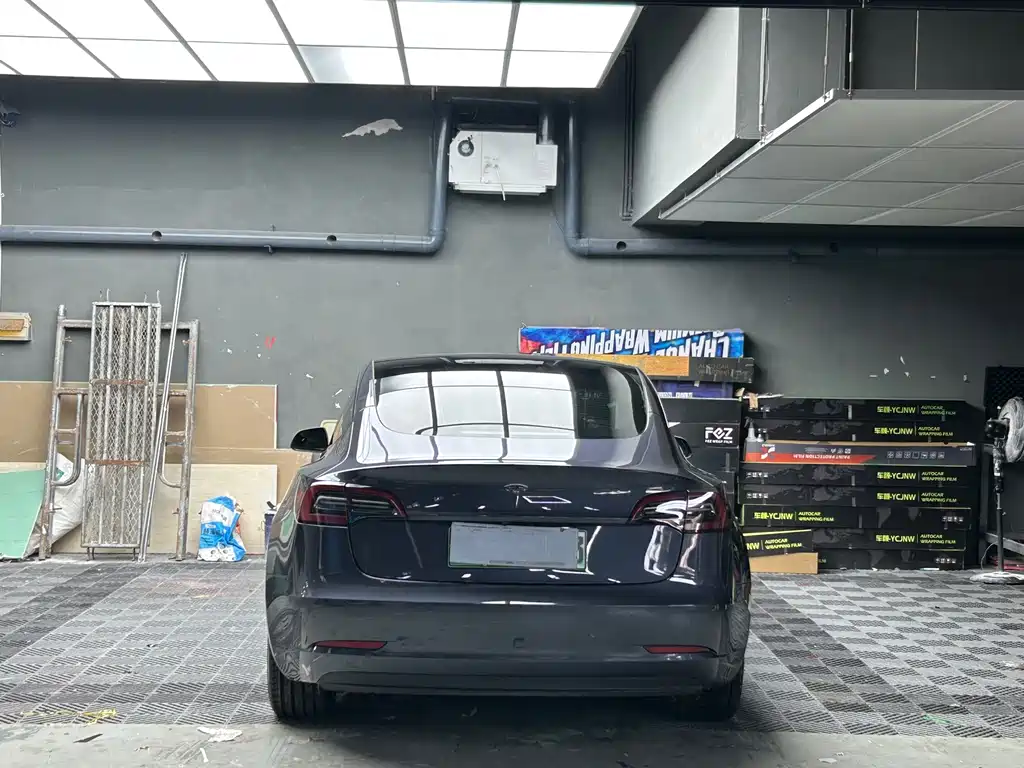 Tesla Model 3 — миниатюра 8
