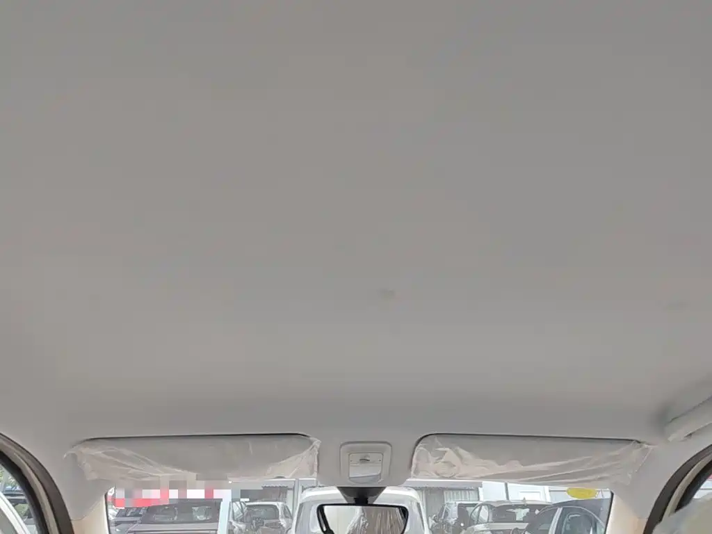 Wuling MINIEV — миниатюра 18