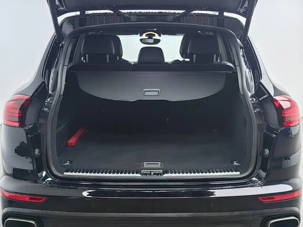 Porsche Cayenne — миниатюра 10
