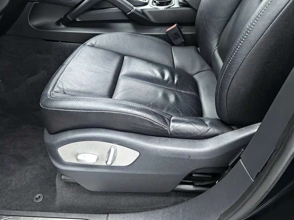 Porsche Cayenne — миниатюра 18