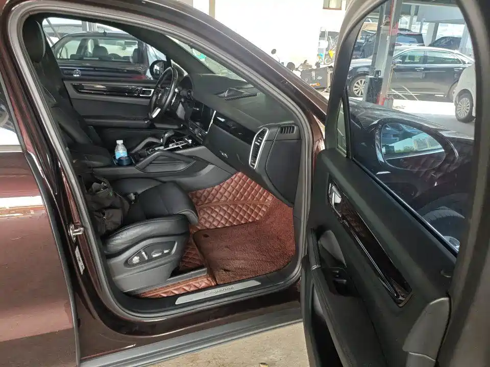 Porsche Cayenne Hybrid — миниатюра 10