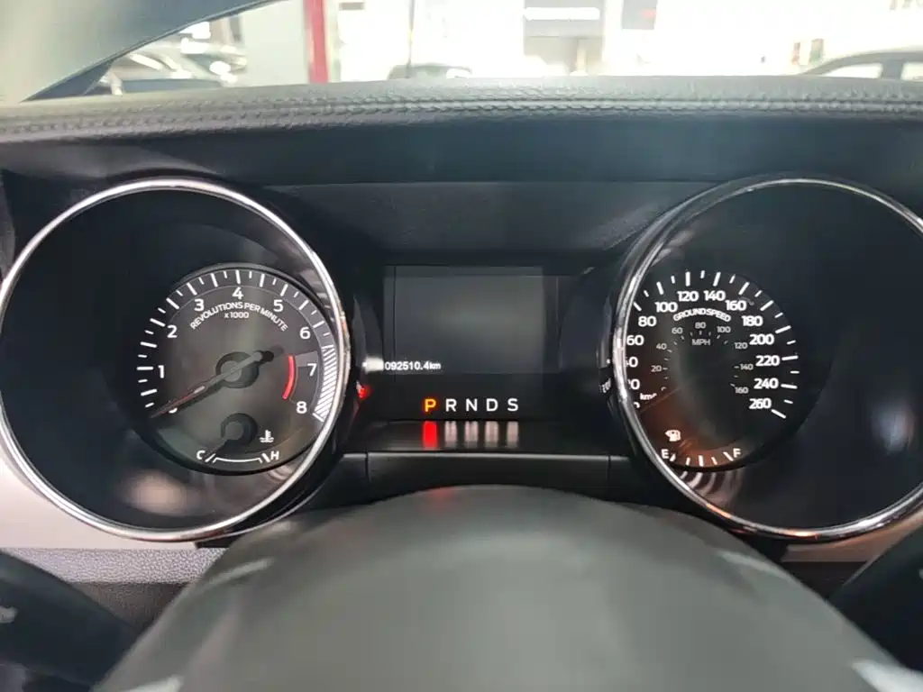 Ford Mustang — миниатюра 12