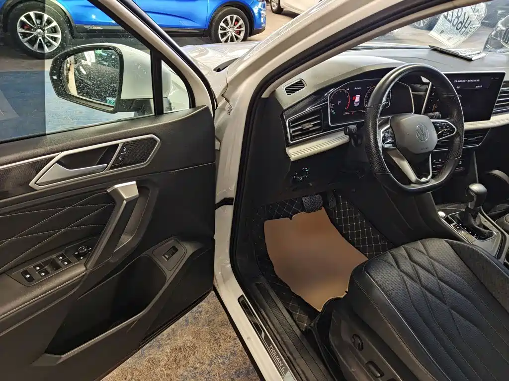 Volkswagen Tiguan L — миниатюра 16