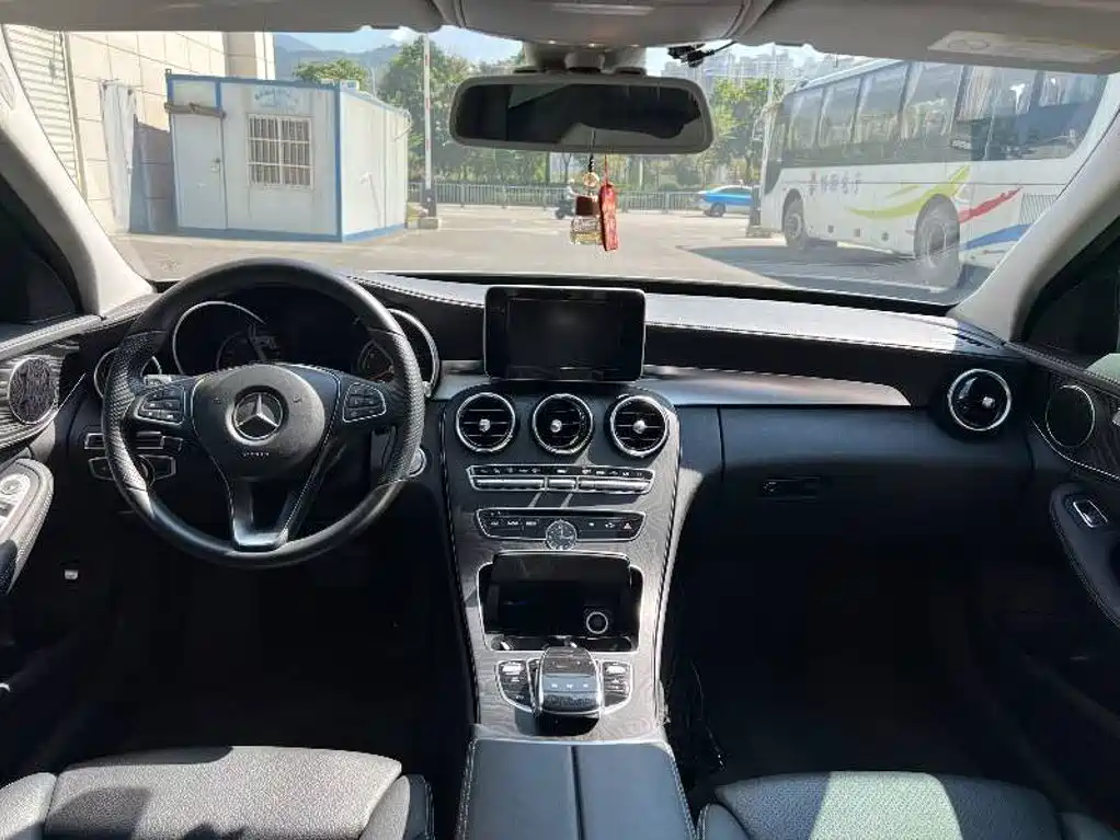 Mercedes-Benz C-Class — миниатюра 5