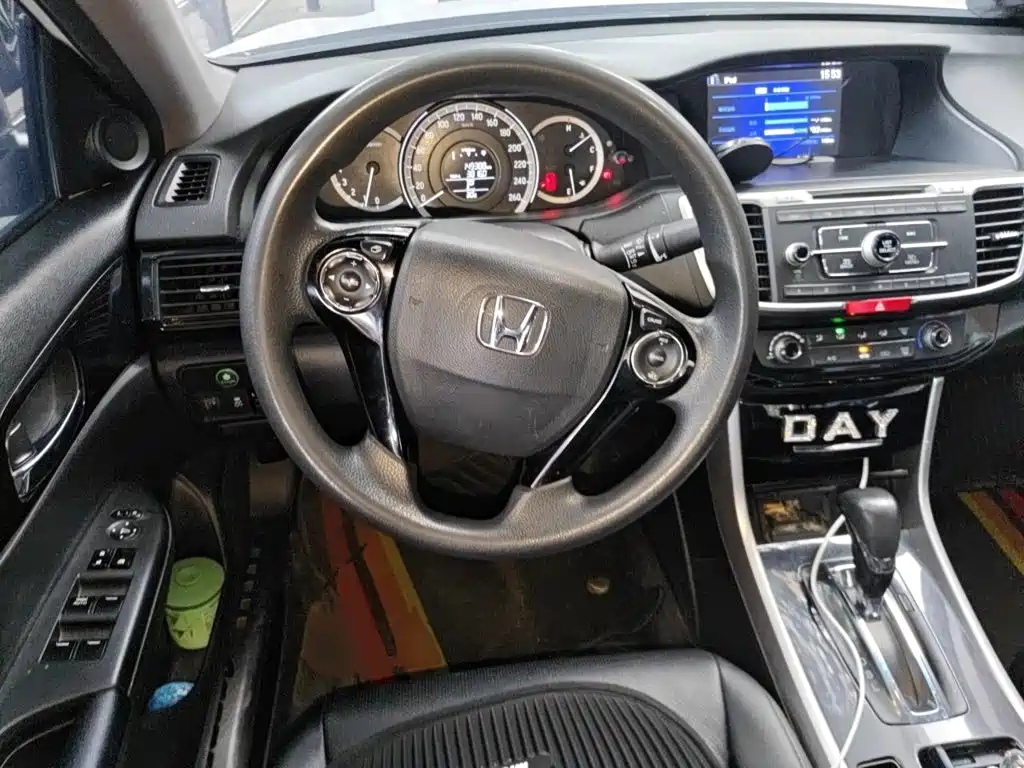 Honda Accord — миниатюра 11