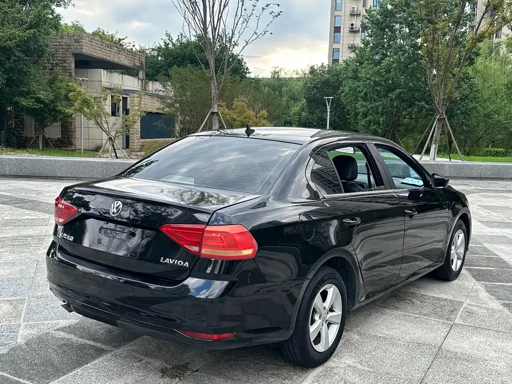 Volkswagen Lavida — миниатюра 5