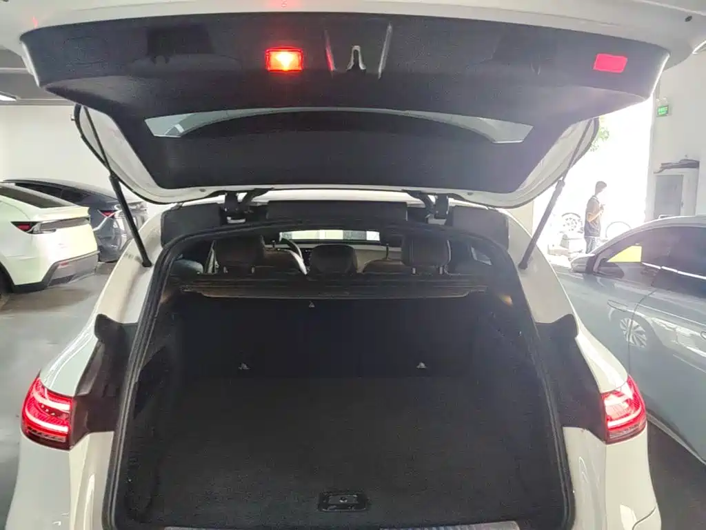 Mercedes-Benz EQC — миниатюра 19