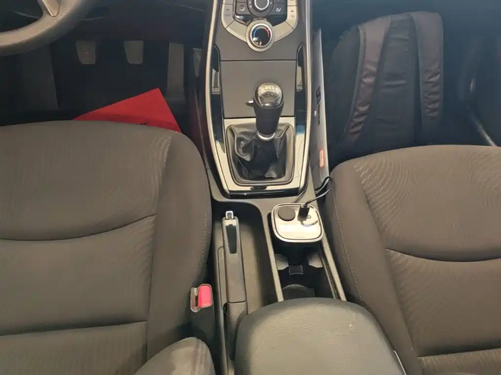 Hyundai Elantra Langdong — миниатюра 14