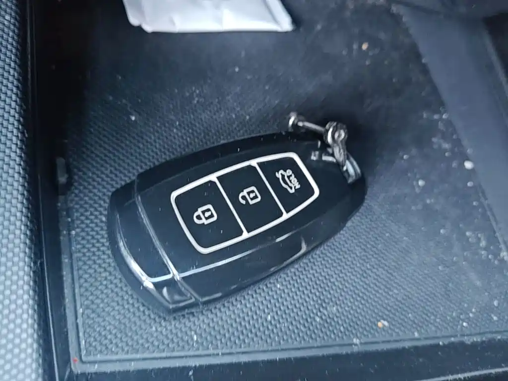 Hyundai Elantra — миниатюра 13
