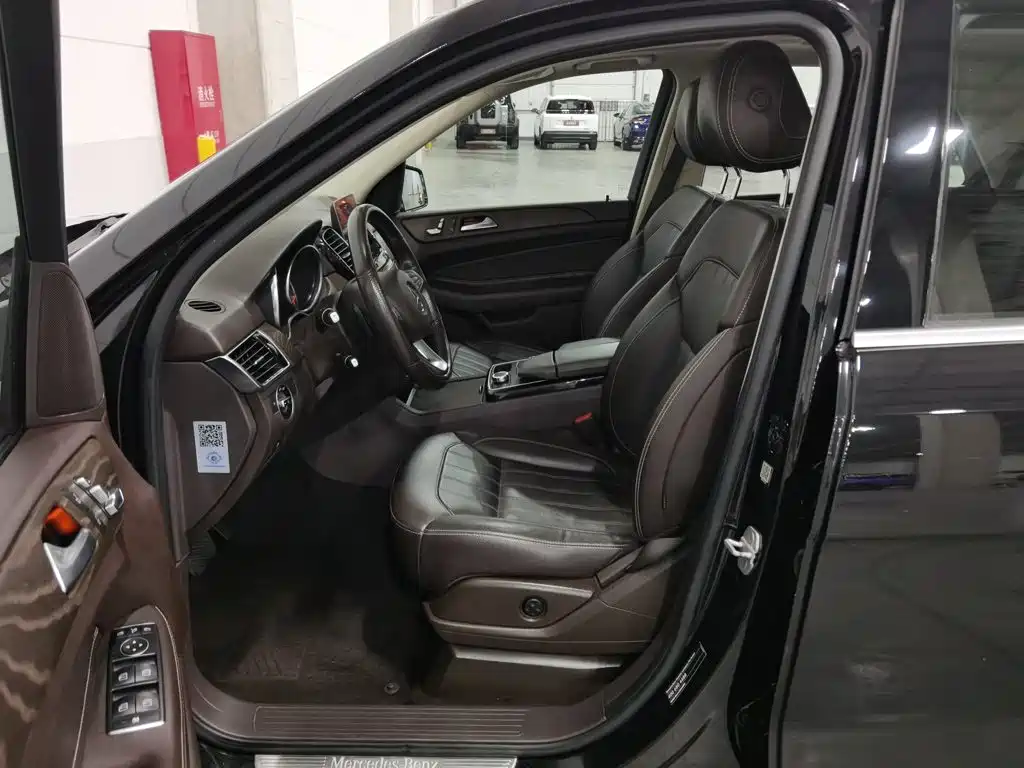Mercedes-Benz GLE (Import) — миниатюра 10