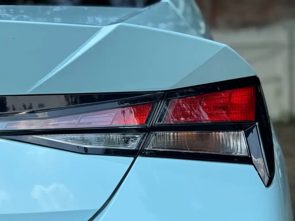Hyundai Elantra — миниатюра 23