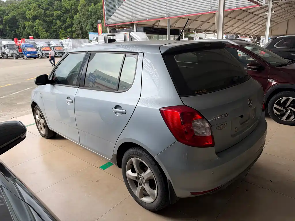 Skoda Fabia — миниатюра 6