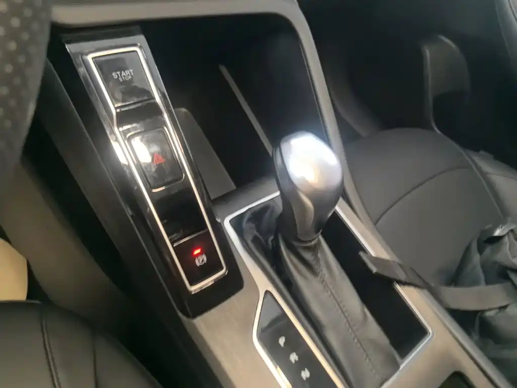 Roewe i5 — миниатюра 14
