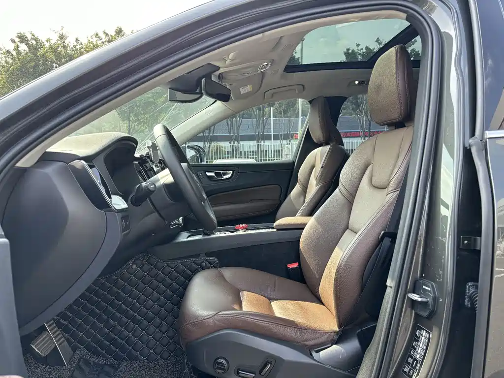Volvo XC60 — миниатюра 7