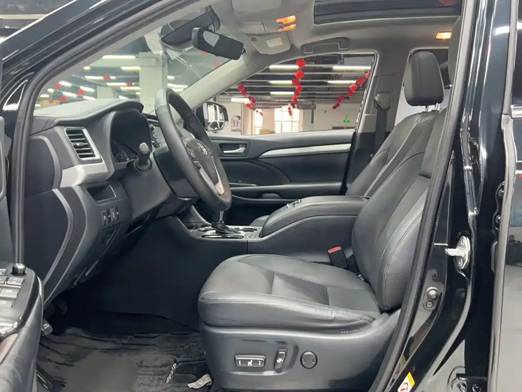 Toyota Highlander — миниатюра 9