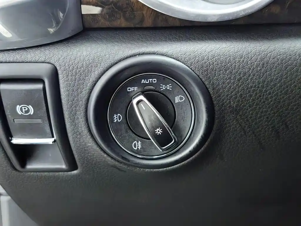 Porsche Cayenne — миниатюра 19