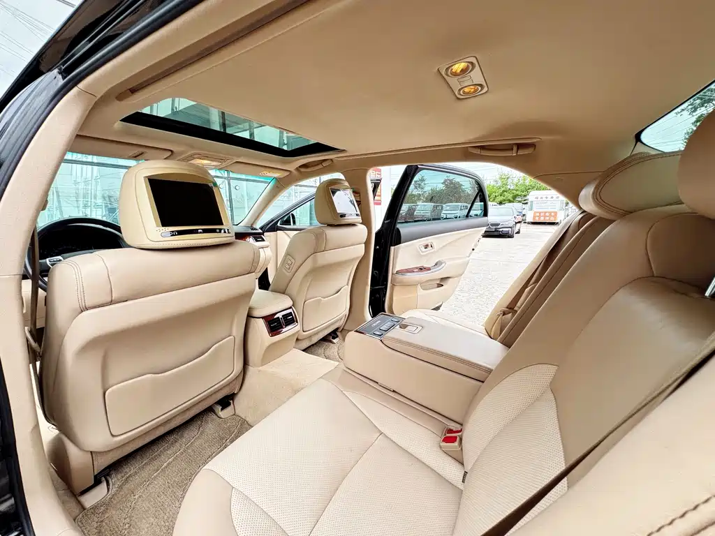 Toyota Crown — миниатюра 11