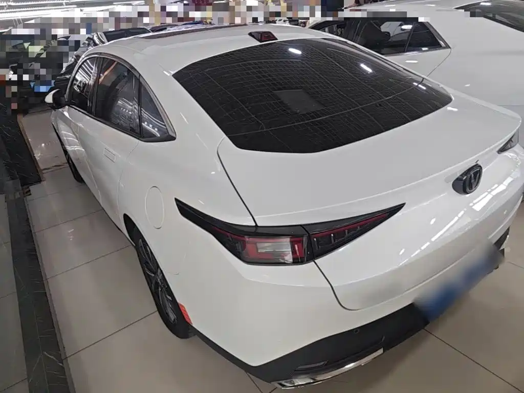 Changan Yida — миниатюра 5