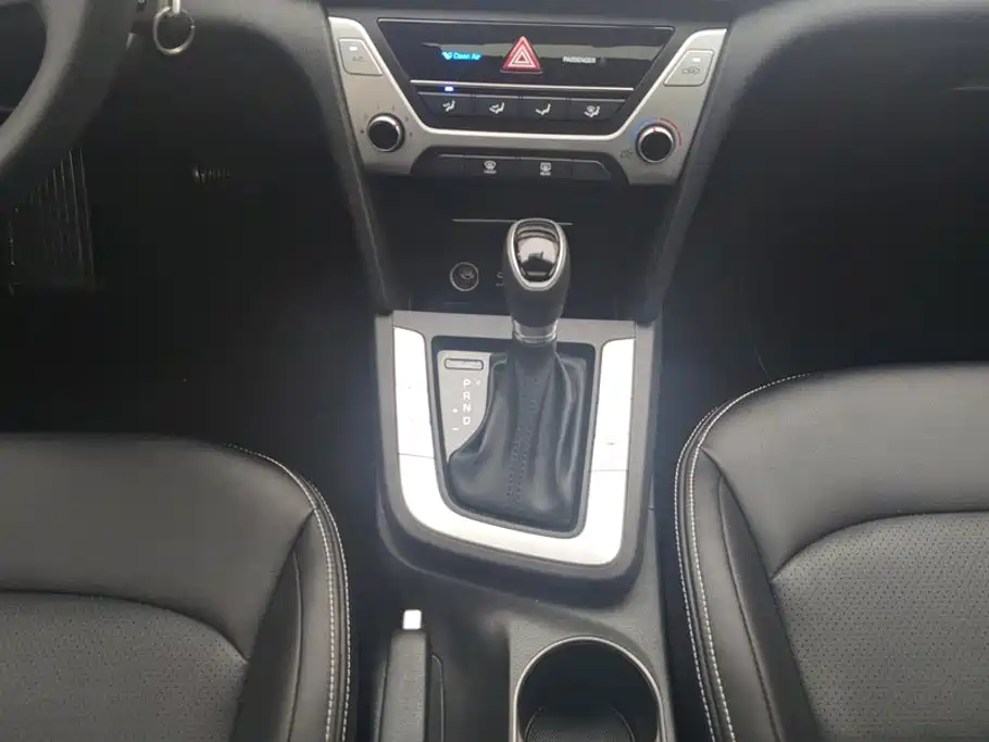 Hyundai Elantra — миниатюра 16