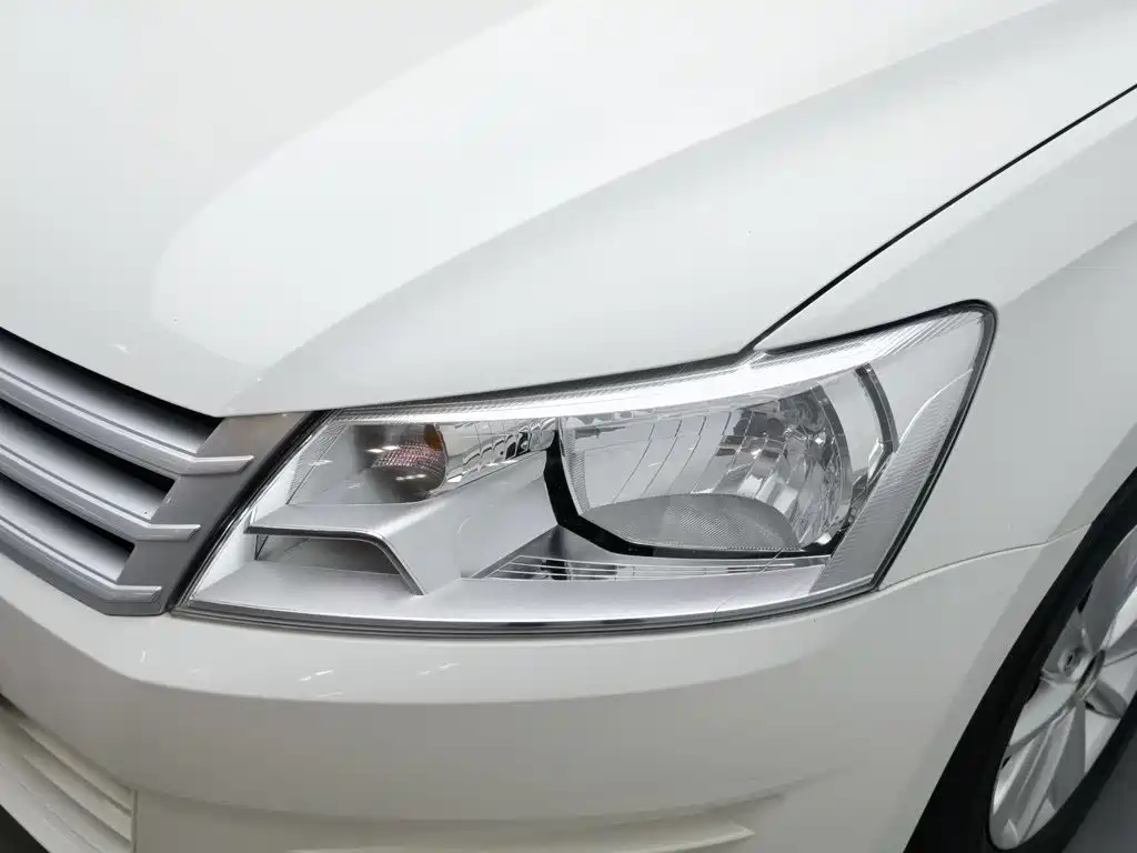 Volkswagen Santana — миниатюра 7