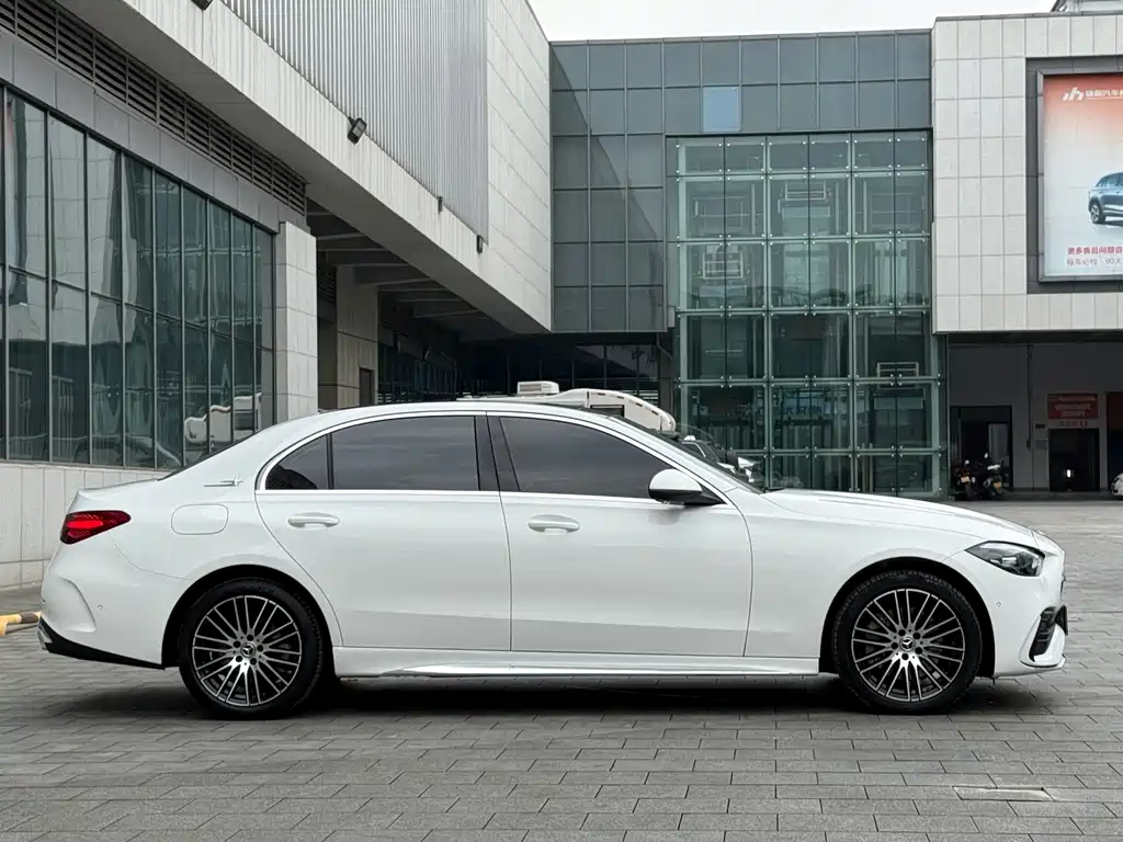 Mercedes-Benz C-Class — миниатюра 4